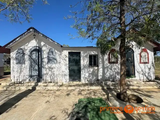 Vista exterior de Casa o xalet en venda en Carmona amb Aire condicionat, Calefacció i Piscina