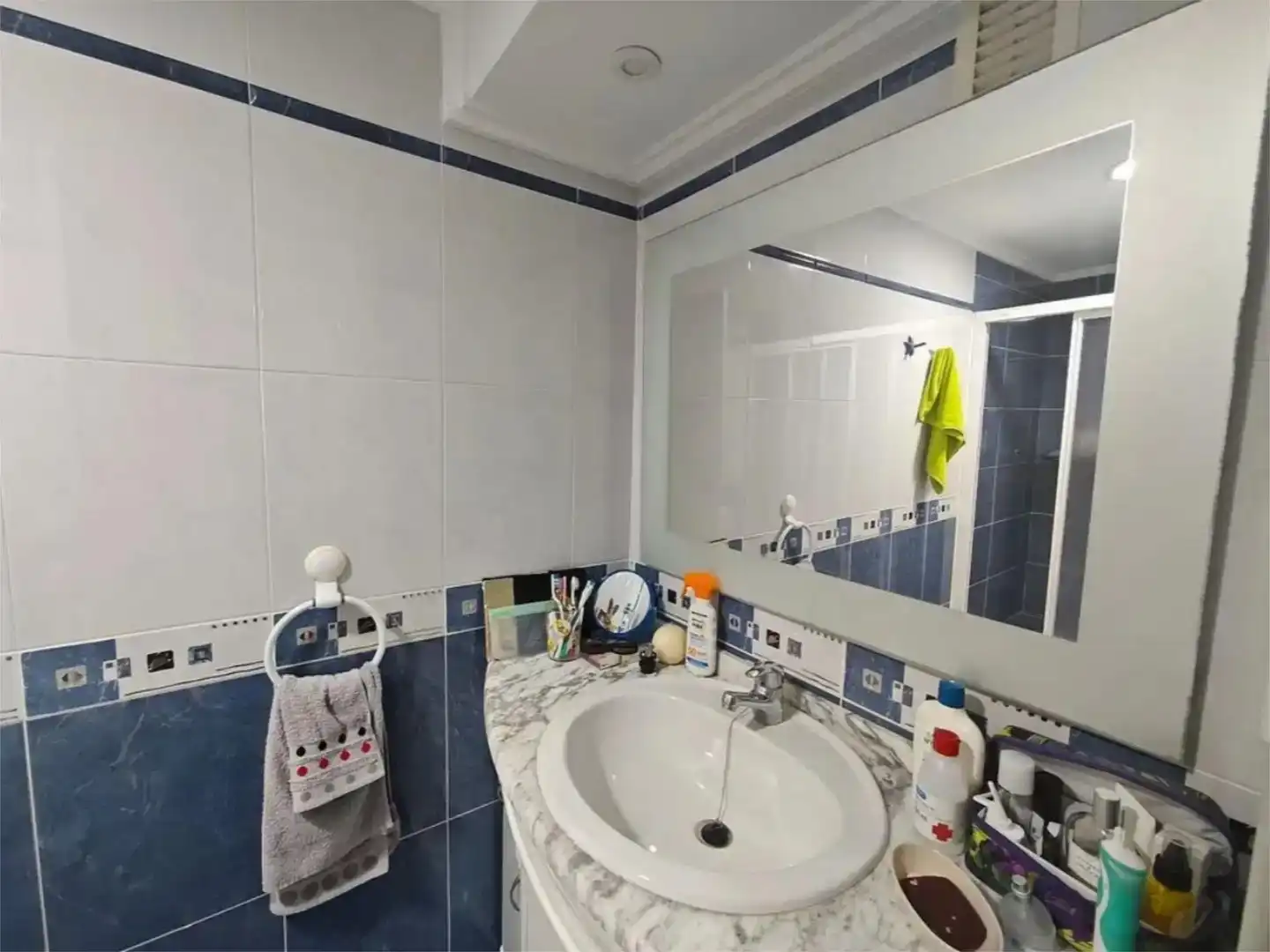 Badezimmer von Wohnung zur Miete in  Valencia Capital mit Klimaanlage und Balkon