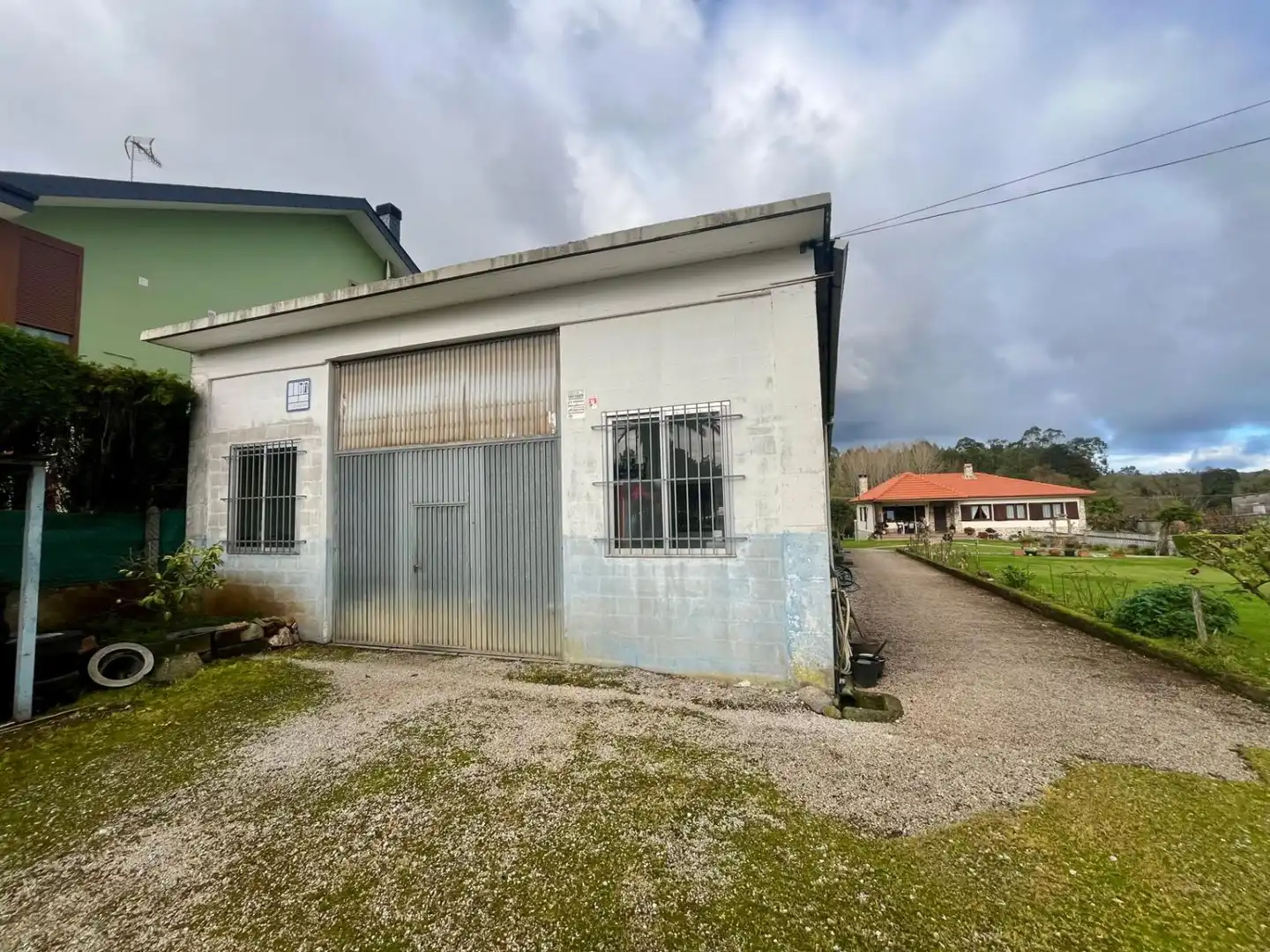 Vista exterior de Casa o xalet en venda en Carballo amb Calefacció