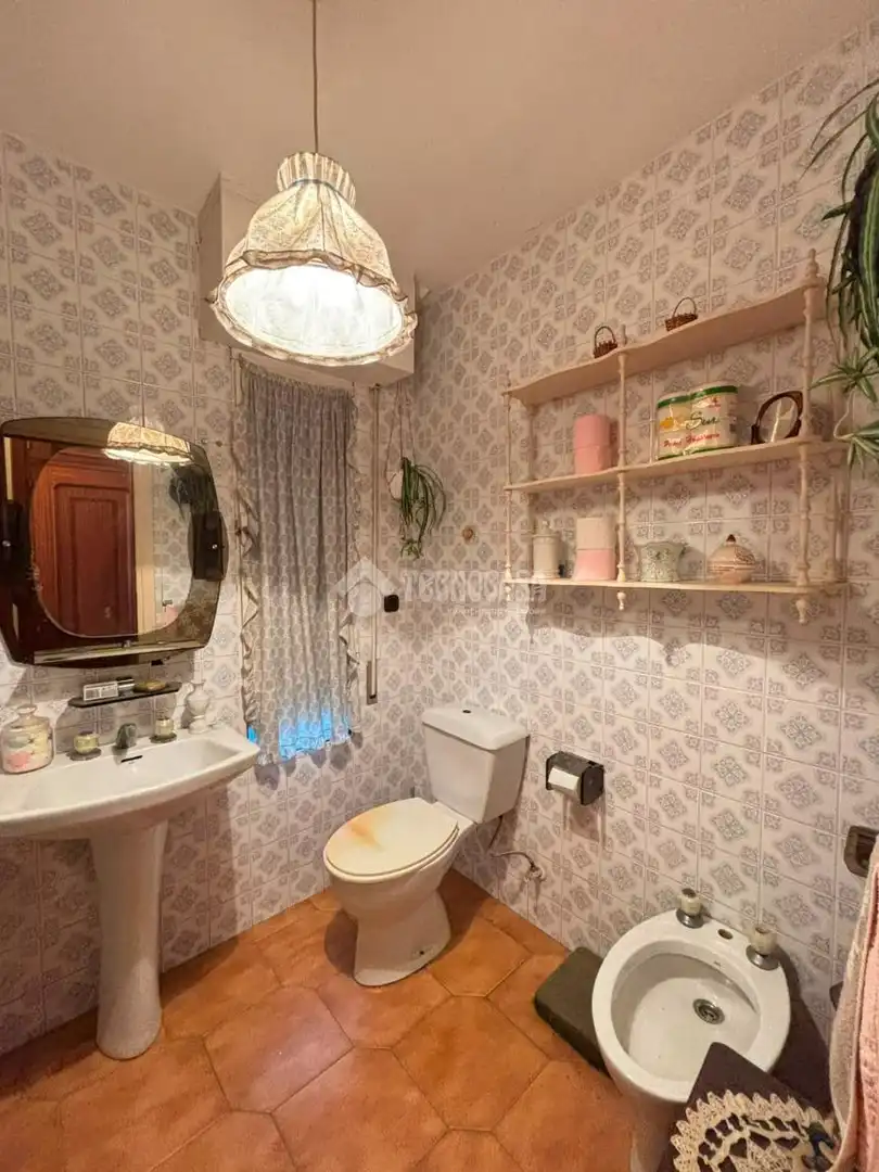 Badezimmer von Wohnung zum Verkauf in Andújar
