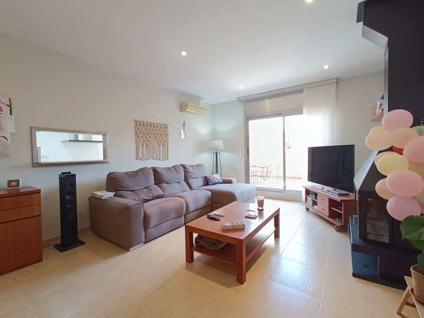 Sala de estar de Casa o chalet en venta en Badalona con Aire acondicionado, Calefacción y Jardín privado
