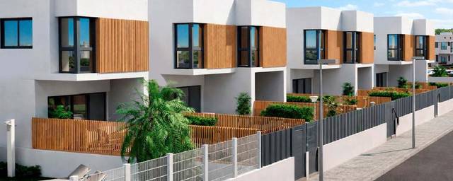 Casa-adosada en Venta en Camí de Cabres, 29 en La Torre - Playa de Chilches