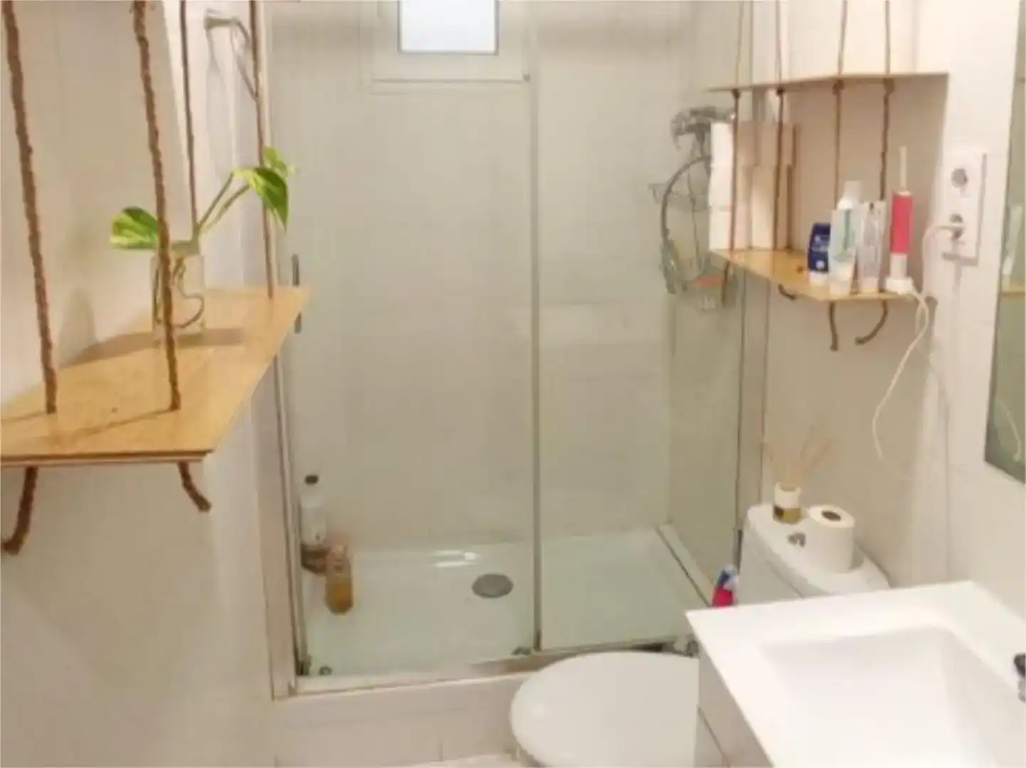 Badezimmer von Wohnungen zur Miete in  Barcelona Capital mit Balkon