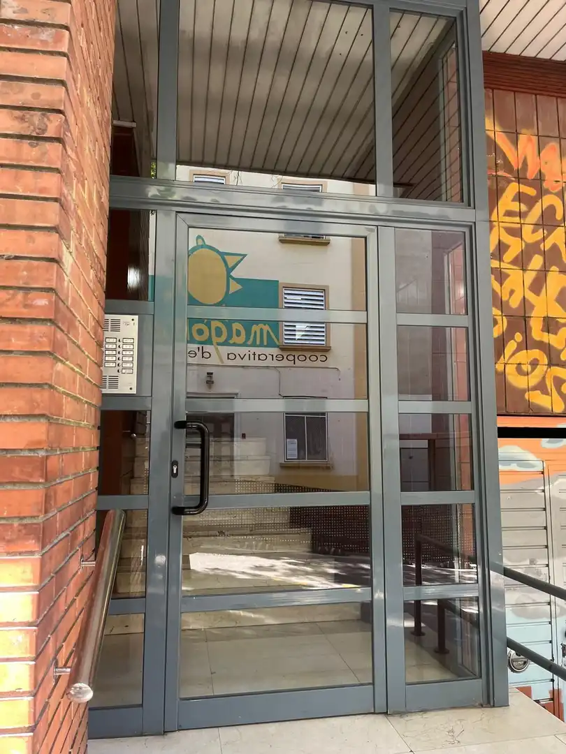 Wohnung zum Verkauf in Barcelona mit Klimaanlage und Heizung