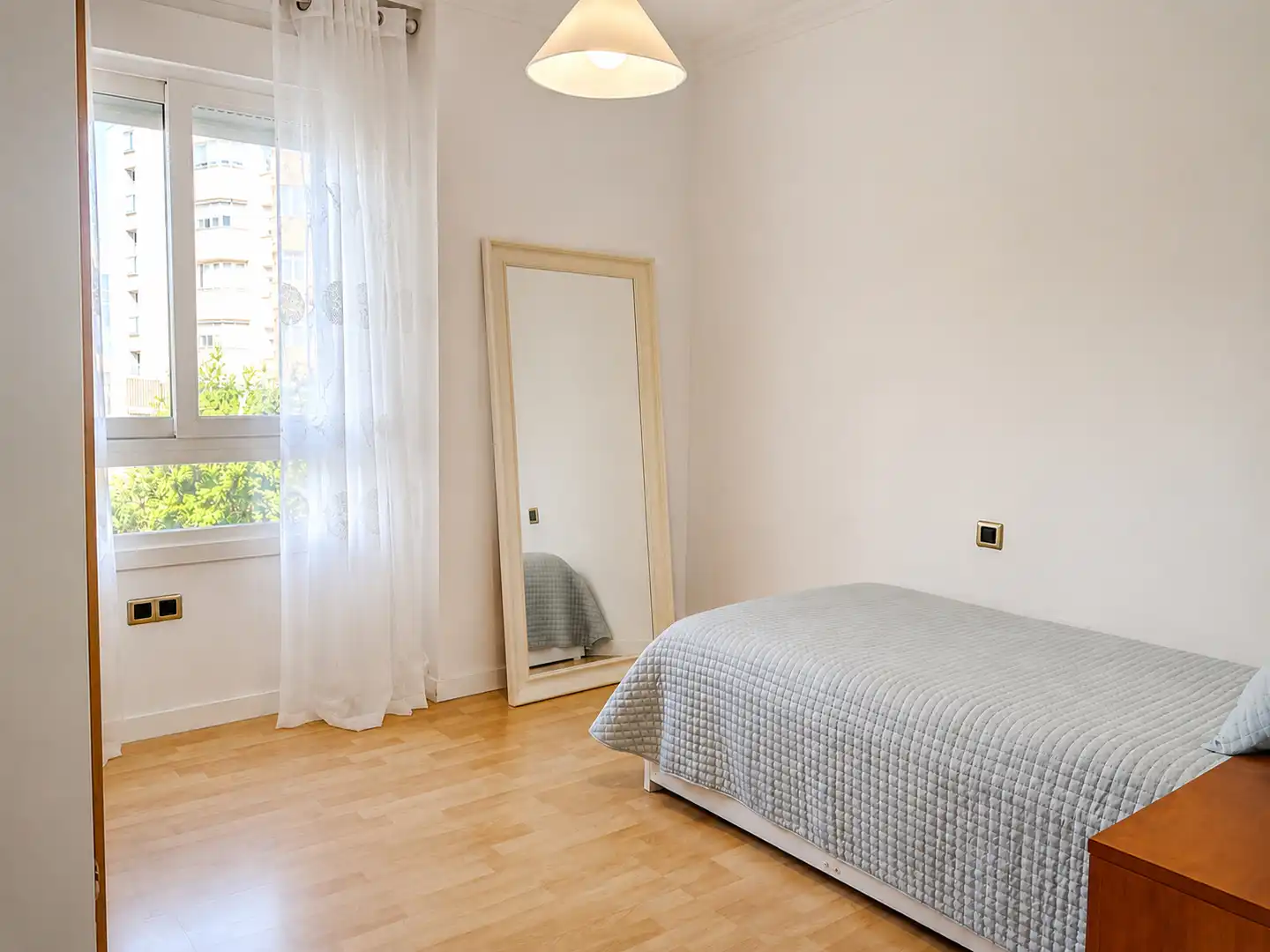 Dormitori de Pis en venda en Málaga amb Aire condicionat, Jardí privat i Terrassa