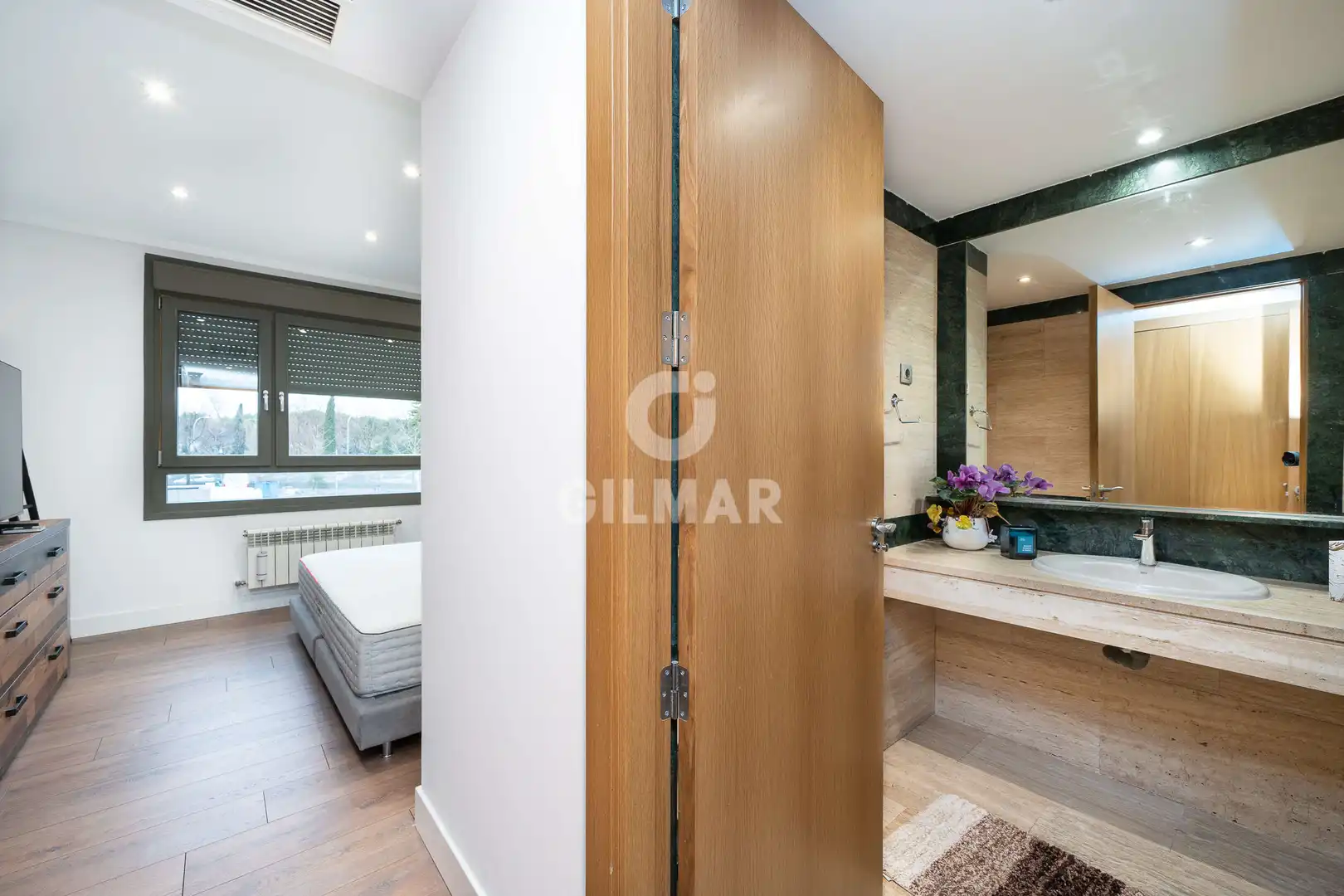 Bathroom of Flat for sale in Madrid  with Heating, Private garden and Storage room