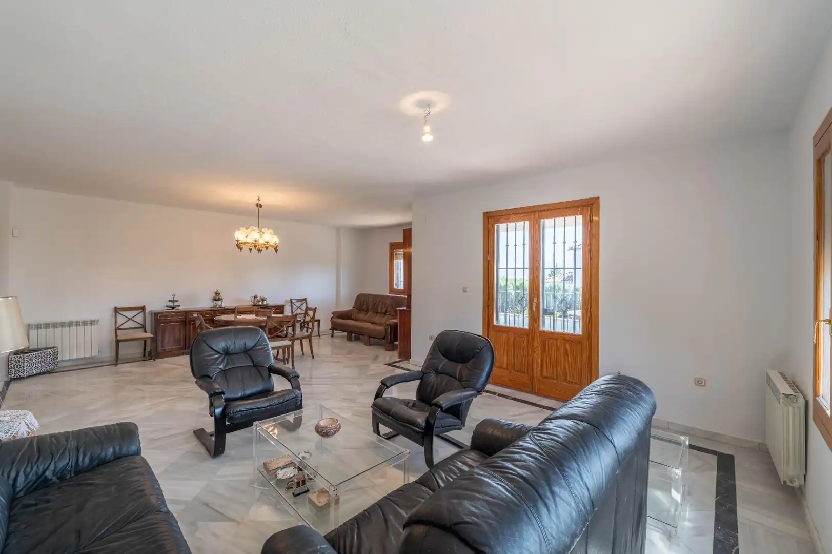 Sala d'estar de Casa o xalet en venda en Las Gabias amb Calefacció, Jardí privat i Terrassa
