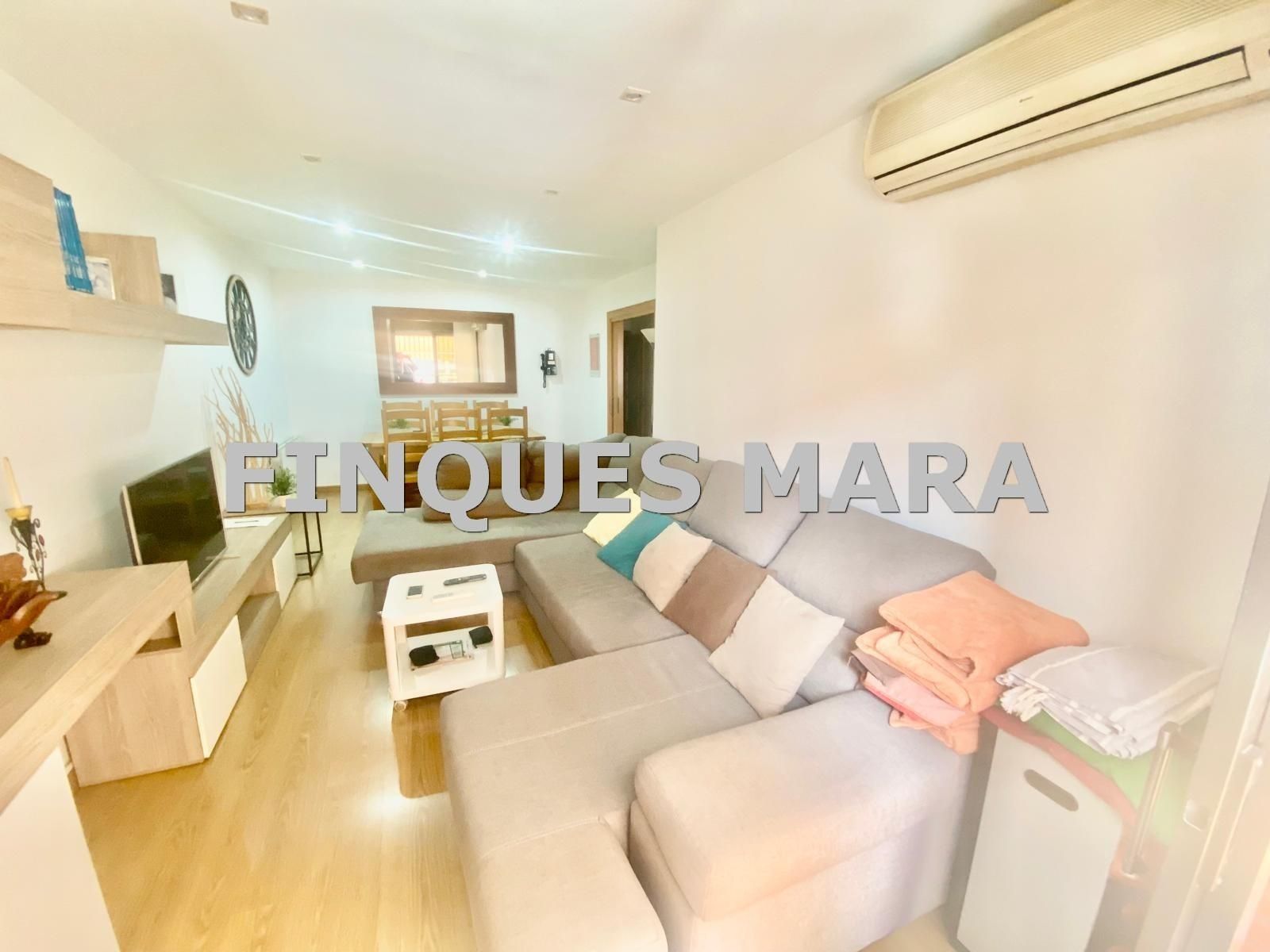 Living room of Flat for sale in Sant Boi de Llobregat  with Air Conditioner, Heating and Terrace