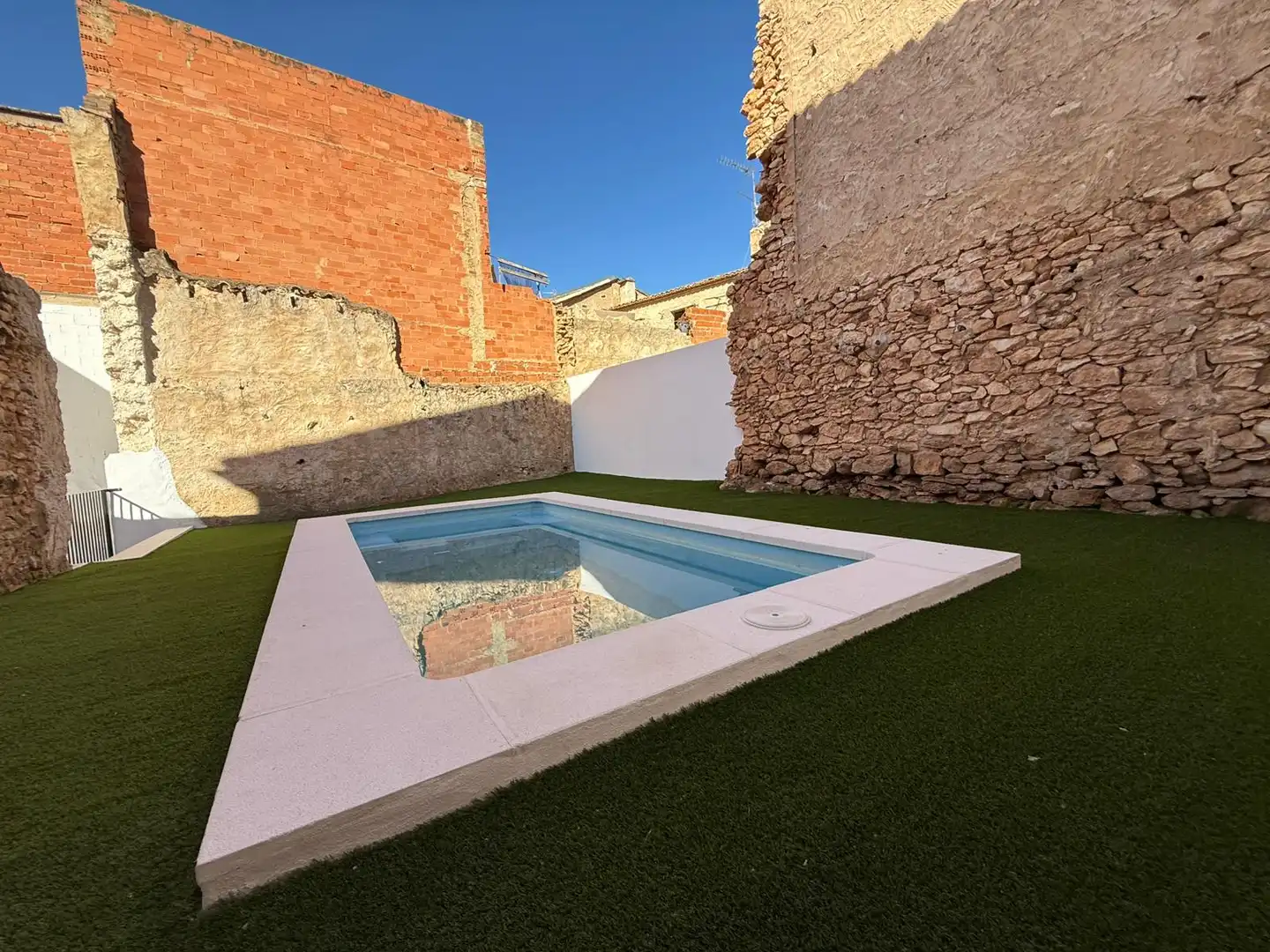 Piscina de Casa o chalet en venta en Benissanó con Aire acondicionado, Calefacción y Jardín privado