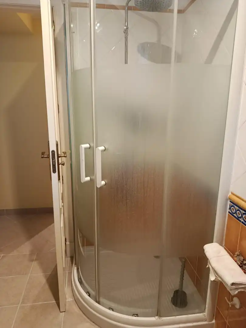 Badezimmer von Wohnung zum Verkauf in Cádiz mit Klimaanlage