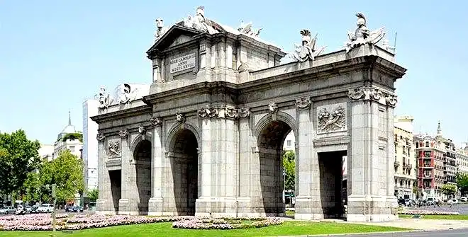 Außenansicht von Dachboden zur Miete in Madrid mit Klimaanlage, Heizung und Terrasse