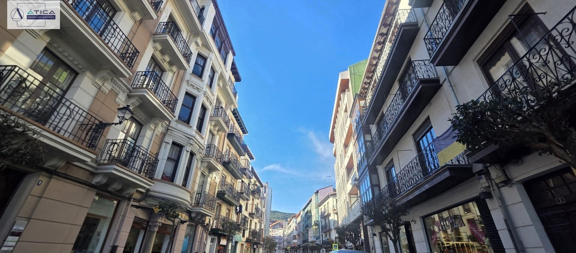 Vista exterior de Pis en venda en Castro-Urdiales amb Calefacció, Moblat i Balcó