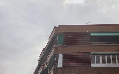 Außenansicht von Wohnung zum verkauf in  Madrid Capital mit Klimaanlage und Terrasse