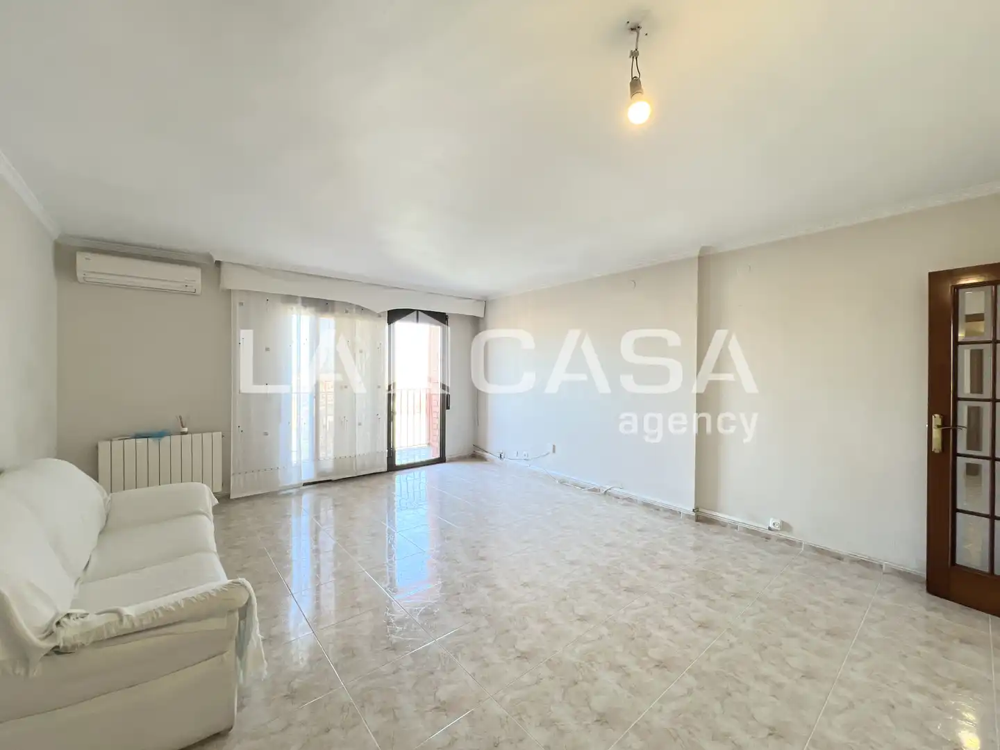 Sala d'estar de Pis en venda en Badalona amb Calefacció i Balcó