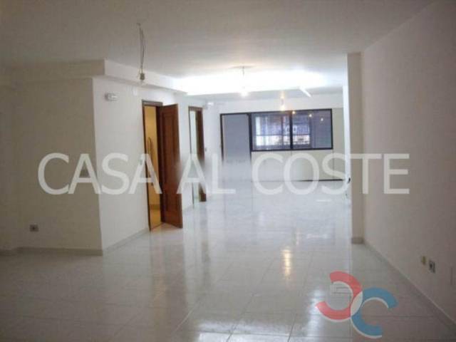 Local comercial en Venta en Zona de Plaza de Barcelos