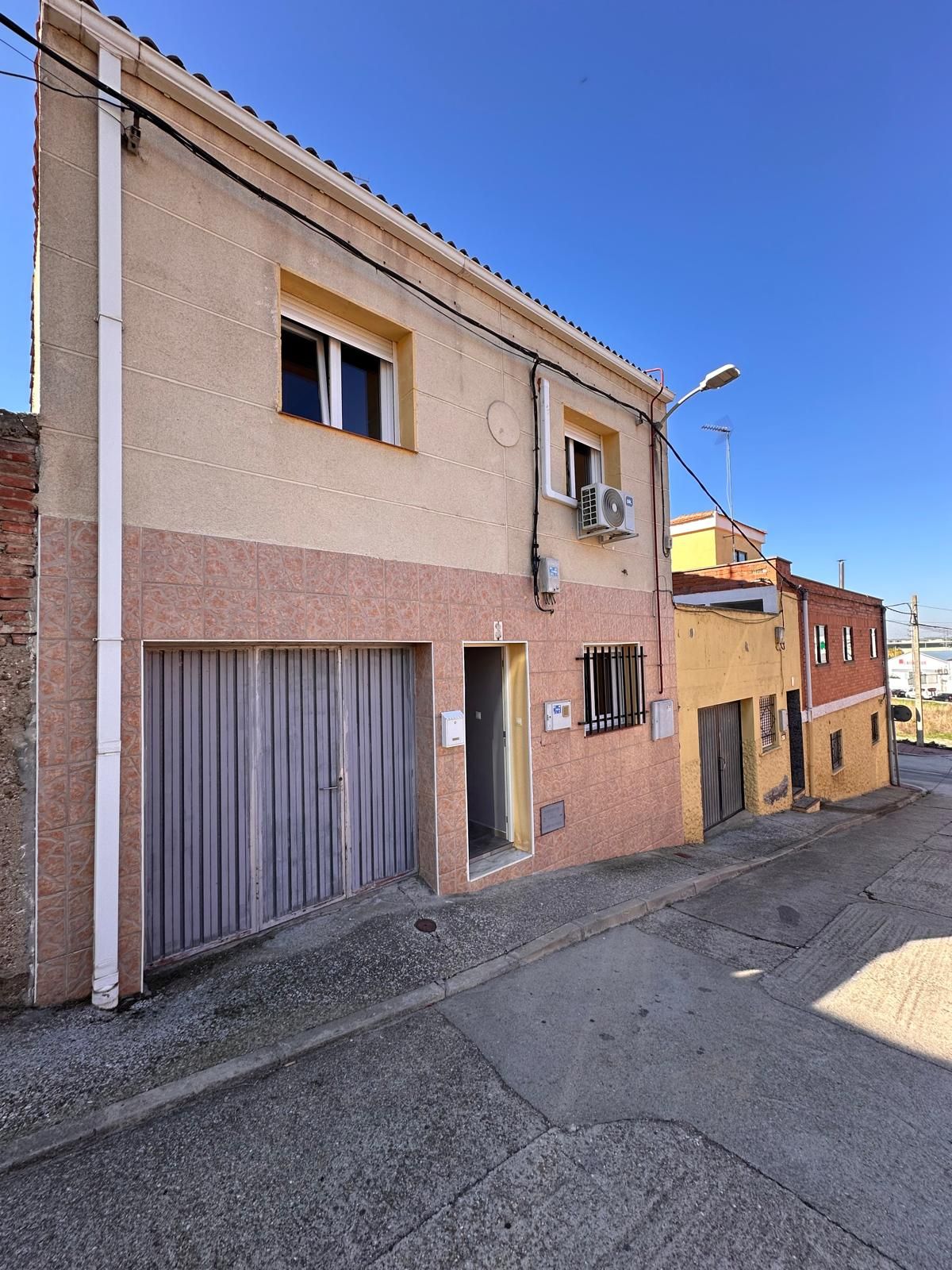 Vista exterior de Casa adosada en venda en Valladolid Capital amb Aire condicionat, Calefacció i Parquet
