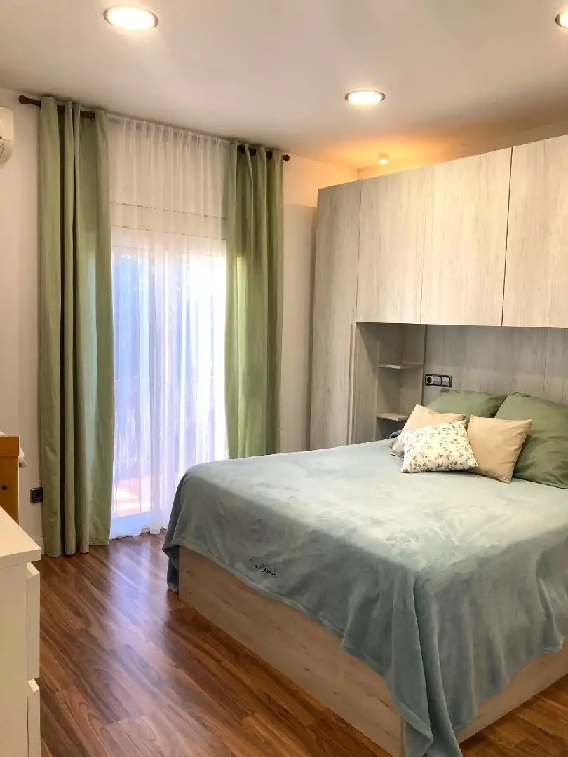 Habitación de Casa o chalet en venta en Corbera de Llobregat con Aire acondicionado, Calefacción y Jardín privado
