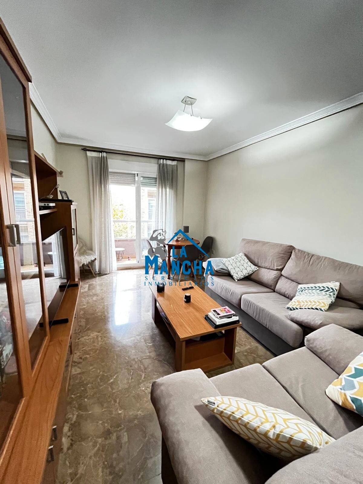 Vista exterior de Pis en venda en  Albacete Capital amb Calefacció, Traster i Balcó