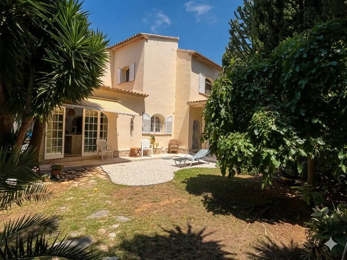 Garden of Houses for sale in Dénia  with Air Conditioner, Heating and Private garden