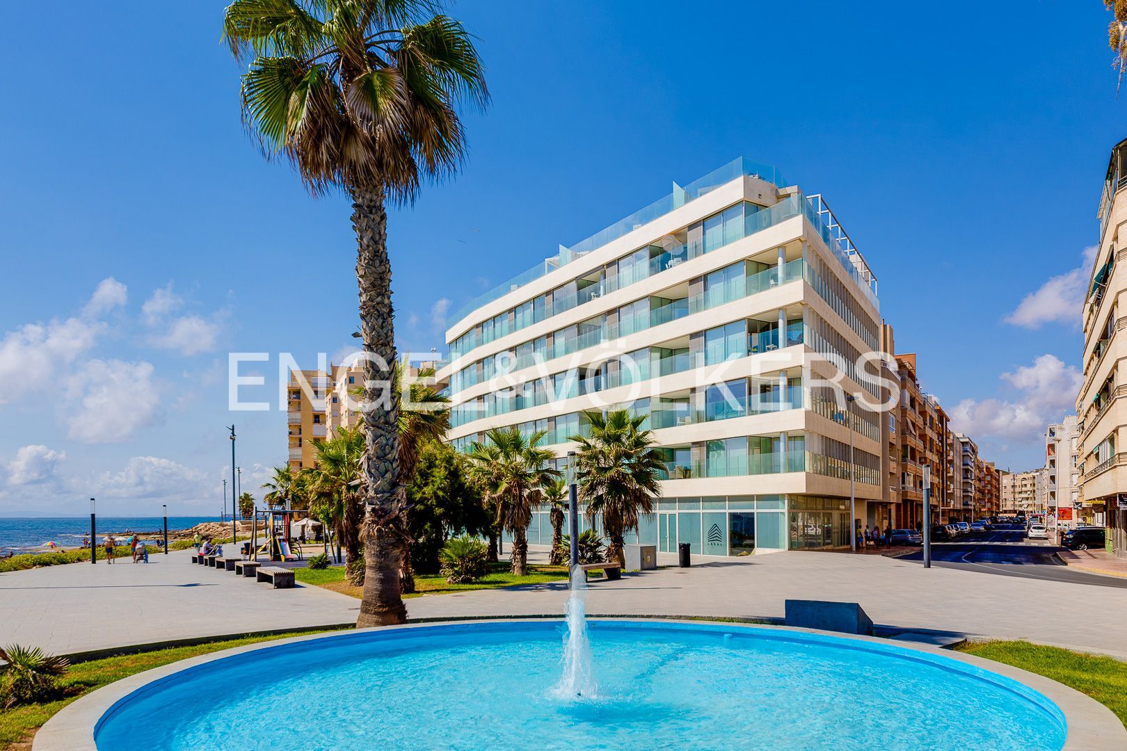Vista exterior de Apartament en venda en Torrevieja amb Aire condicionat, Calefacció i Terrassa