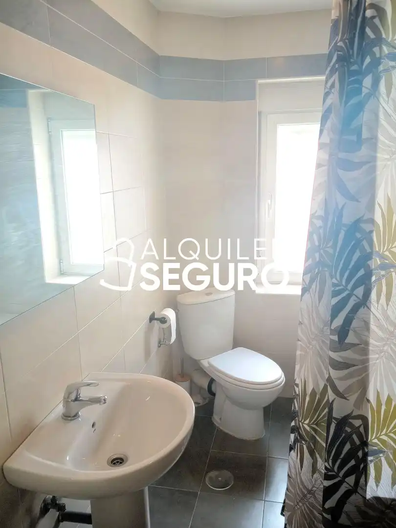 Dachboden zur Miete in Recondo, Campo Grande