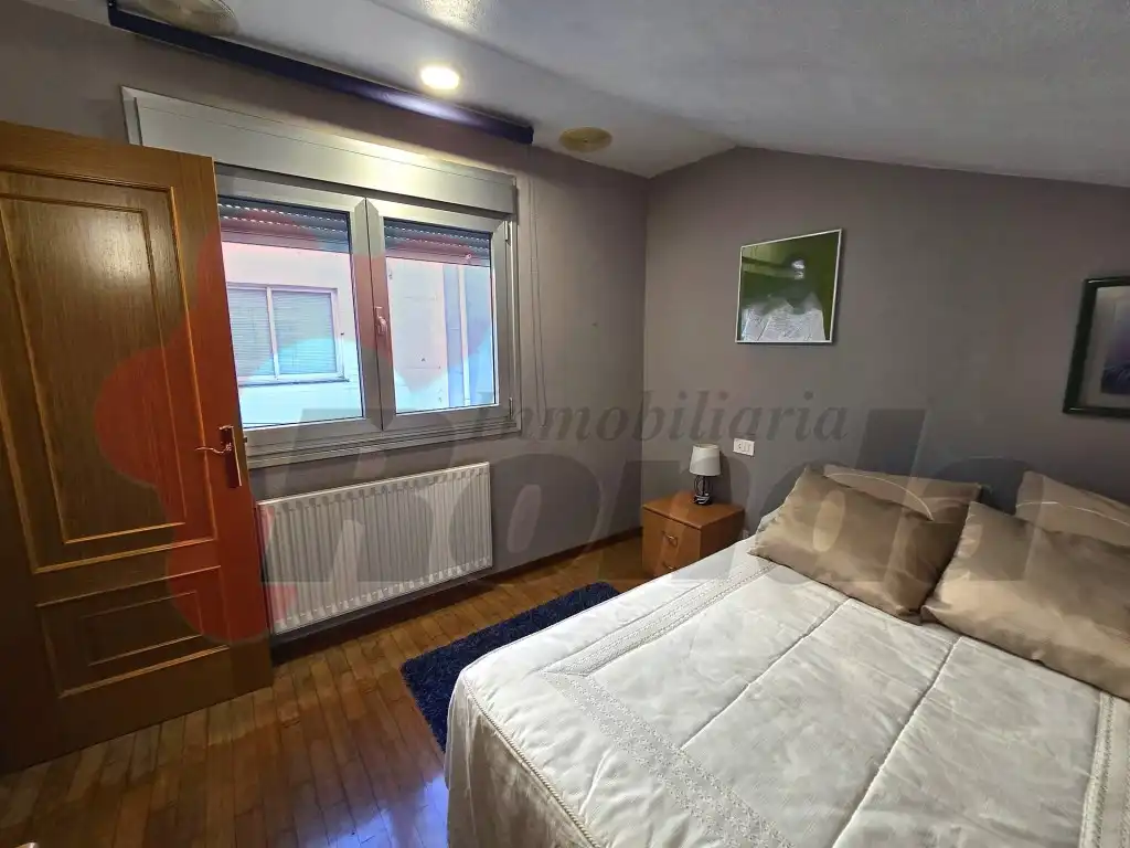 Bedroom of Flat for sale in Lugo  with Furnished