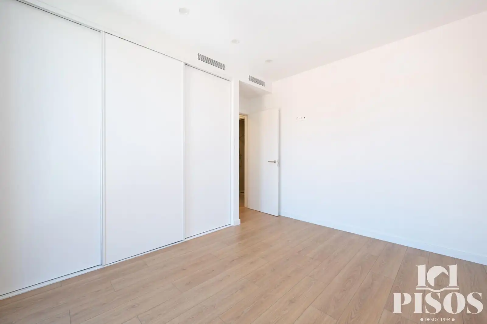 Bedroom of Attic for sale in Sant Cugat del Vallès  with Air Conditioner, Heating and Parquet flooring