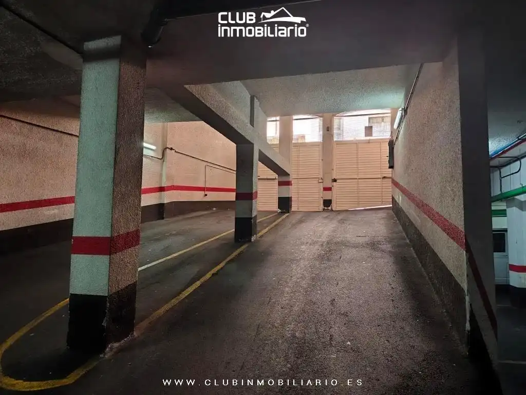Parking de Piso de alquiler en San Cristóbal de la Laguna con Amueblado