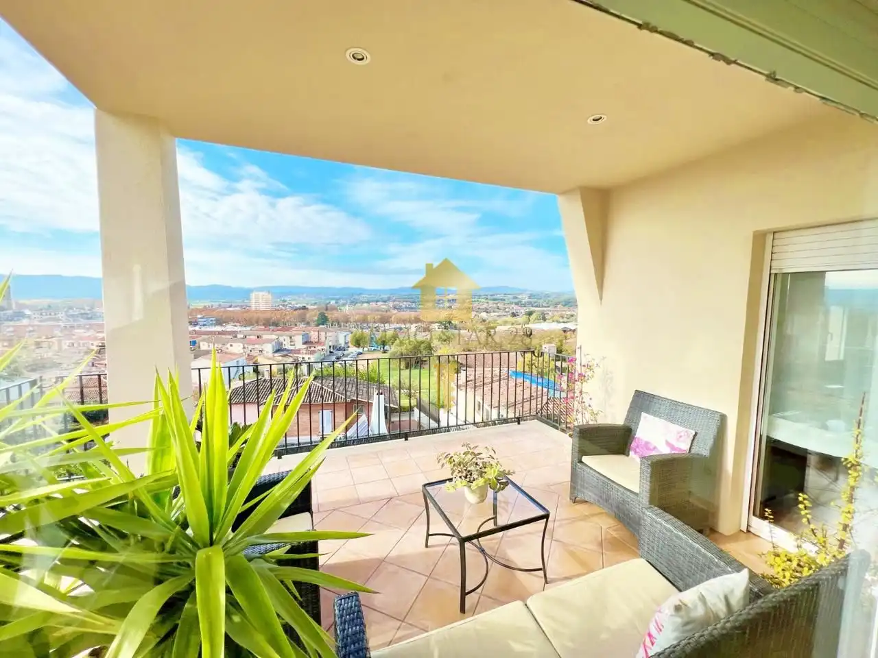 Terrassa de Casa o xalet en venda en La Bisbal d'Empordà amb Aire condicionat, Jardí privat i Terrassa