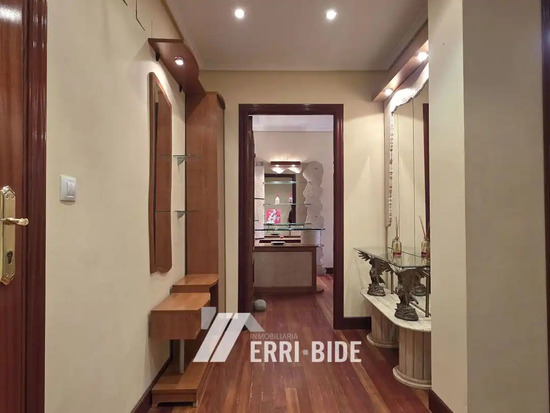 Piso en venta en Mungia con Calefacción, Trastero y Balcón