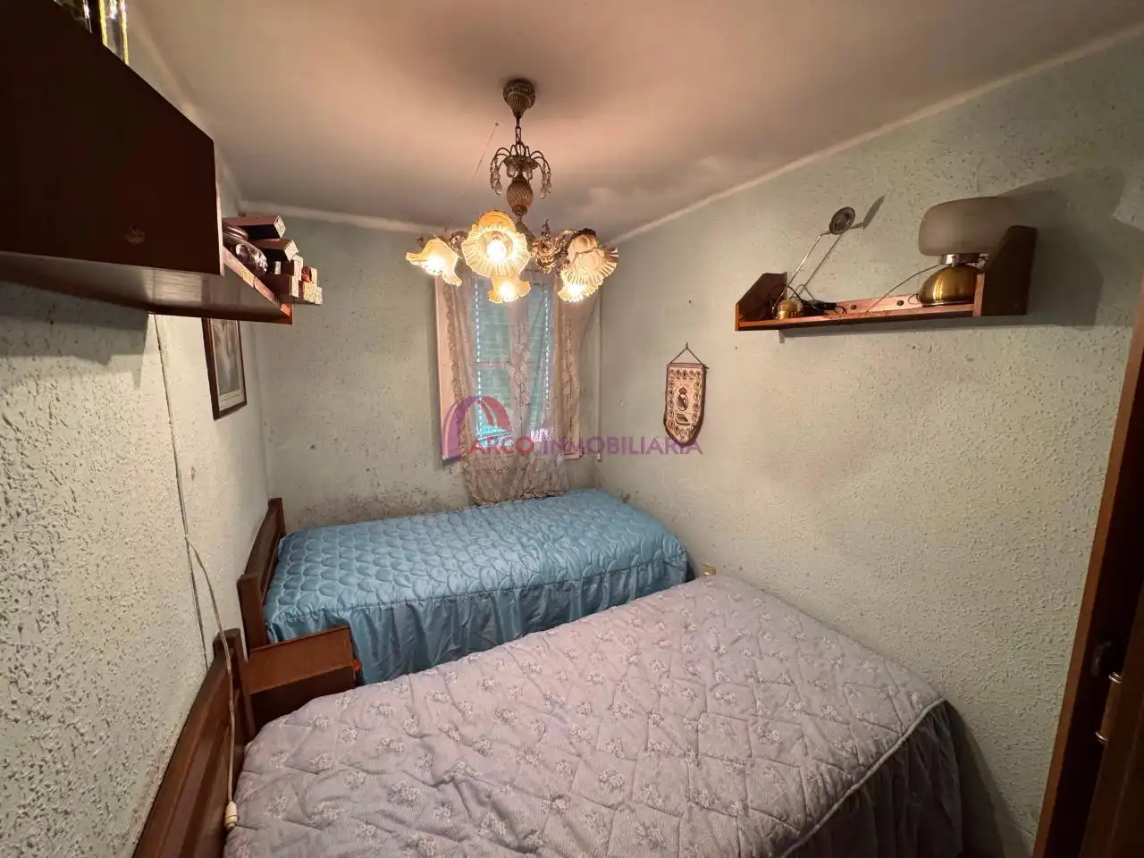 Habitación de Casa adosada en venta en Burgos con Calefacción