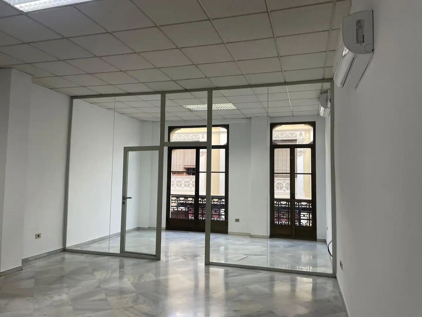 Oficina amb ascensor de lloguer a Calle Sevilla 2, imagen 2