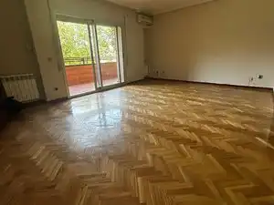 Living room of Flat for rent in Madrid  with Air Conditioner, Heating and Parquet flooring