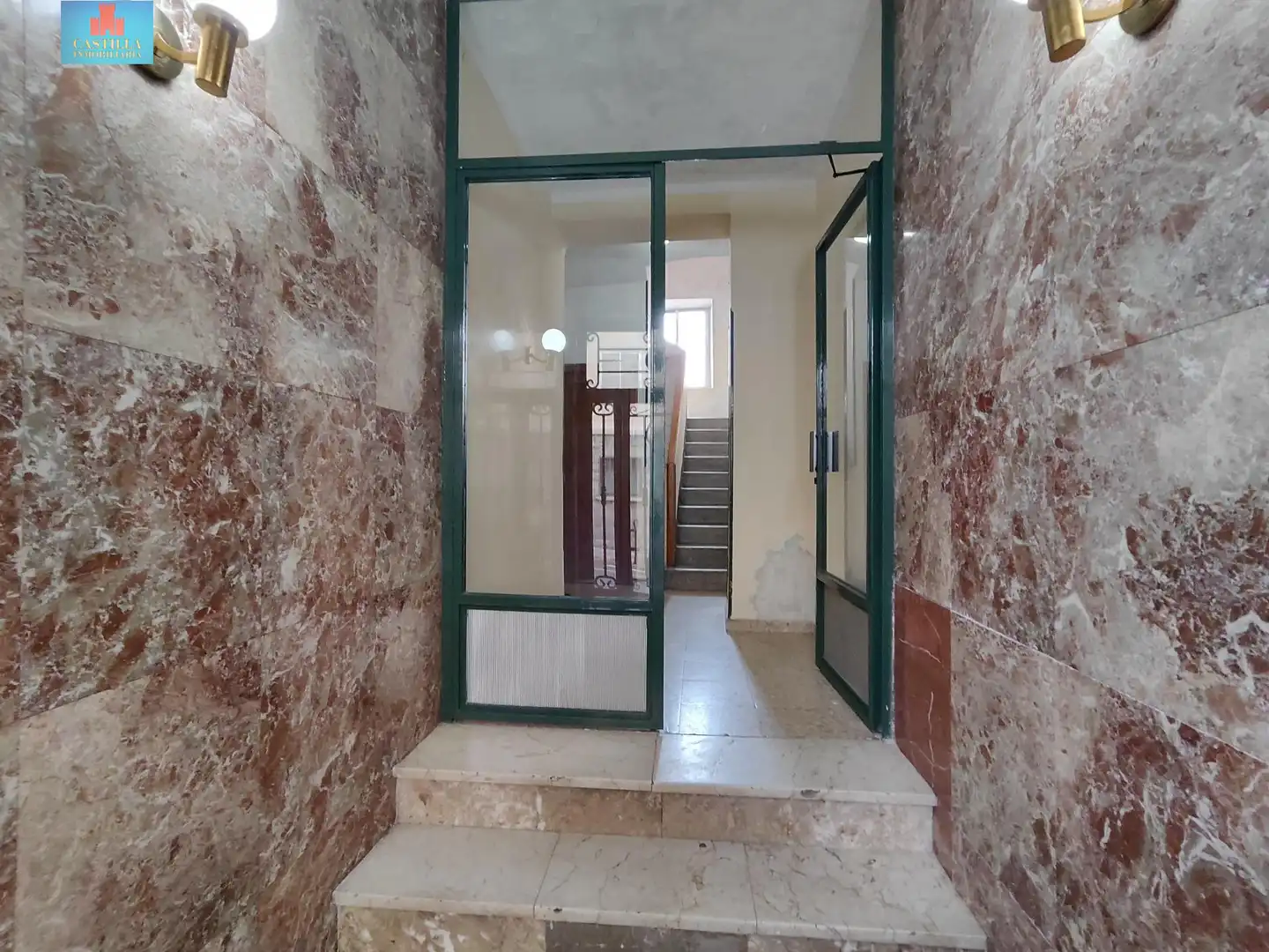 Piso en venta en Ávila con Terraza y Amueblado