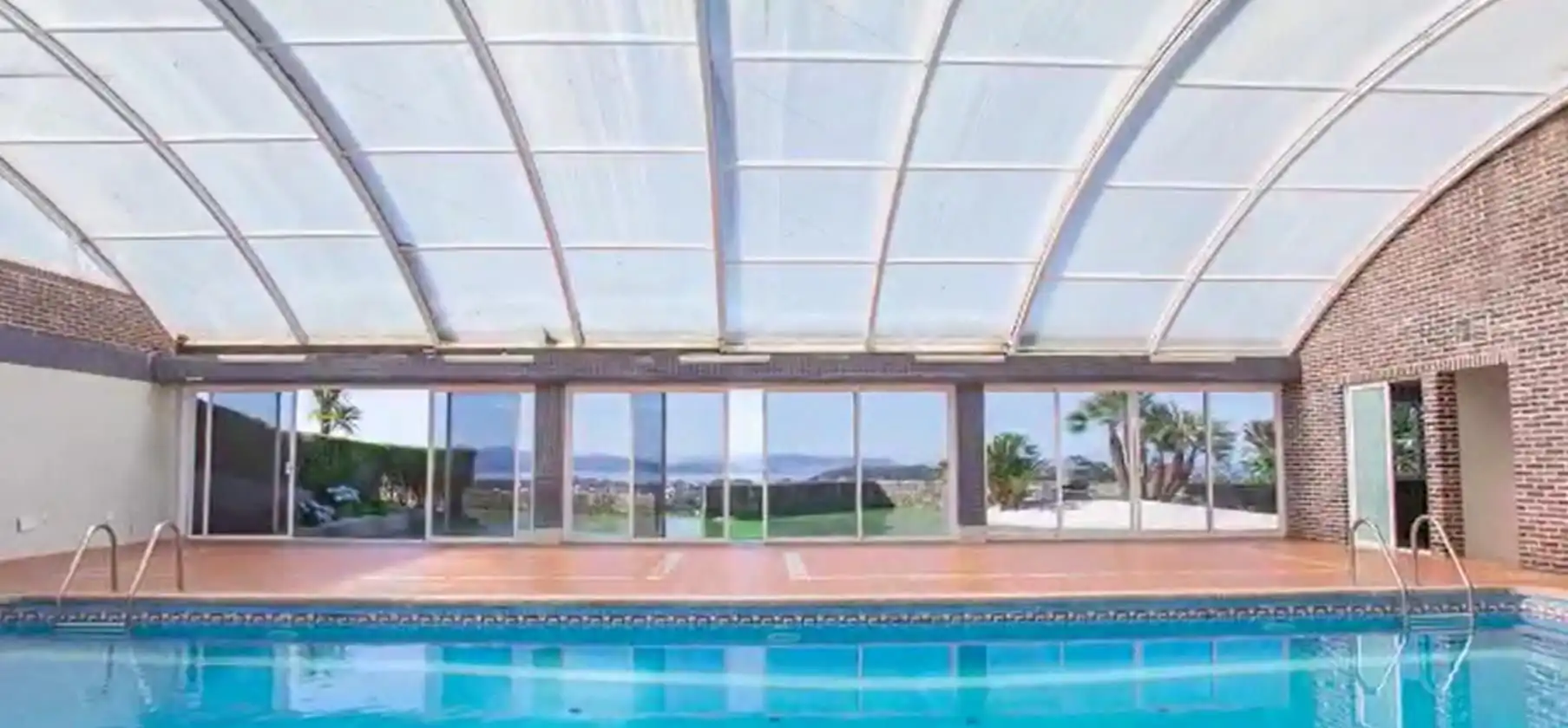 Piscina de Finca rústica en venda en Sanxenxo amb Jardí privat, Parquet i Terrassa