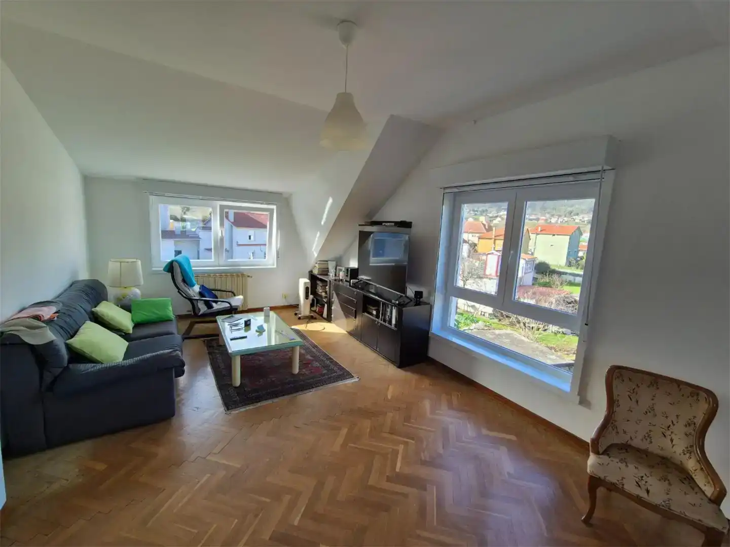 Sala d'estar de Casa o xalet en venda en Cabana de Bergantiños amb Jardí privat, Parquet i Traster