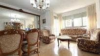 Living room of Flat for sale in  Madrid Capital