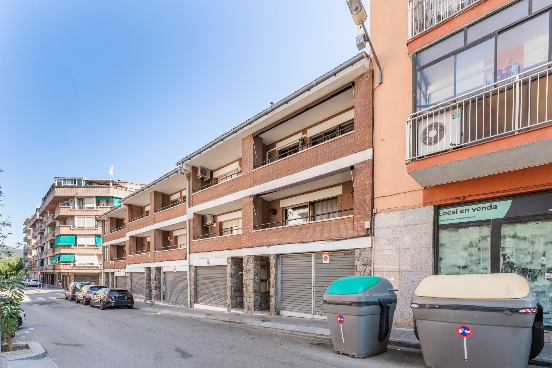 Vista exterior de Casa adosada en venda en Mollet del Vallès amb Aire condicionat, Calefacció i Terrassa
