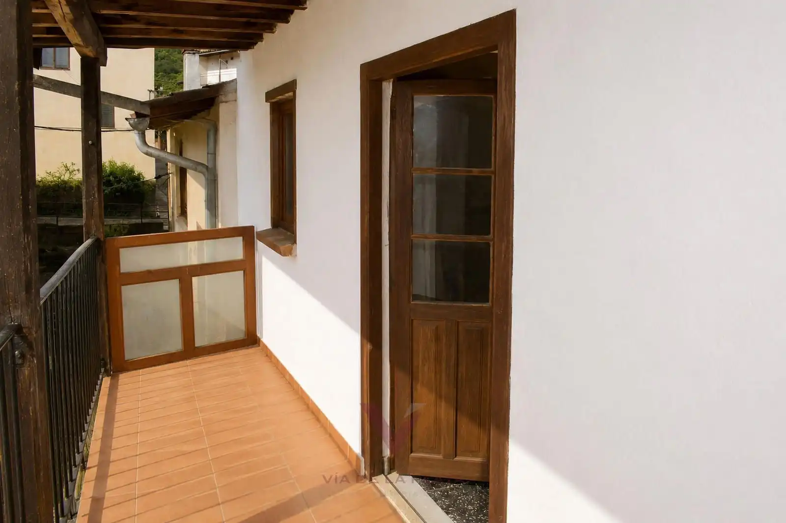 Terrasse von Einfamilien-Reihenhaus zum Verkauf in San Esteban de la Sierra mit Heizung, Terrasse und Möbliert