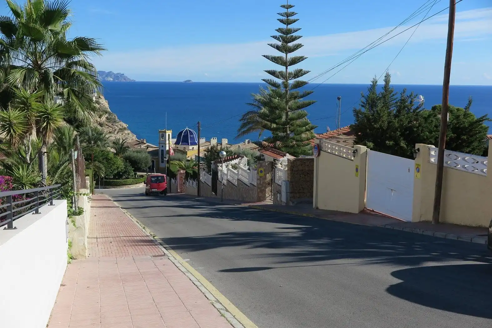 Vista exterior de Casa o xalet en venda en El Campello amb Aire condicionat, Calefacció i Jardí privat