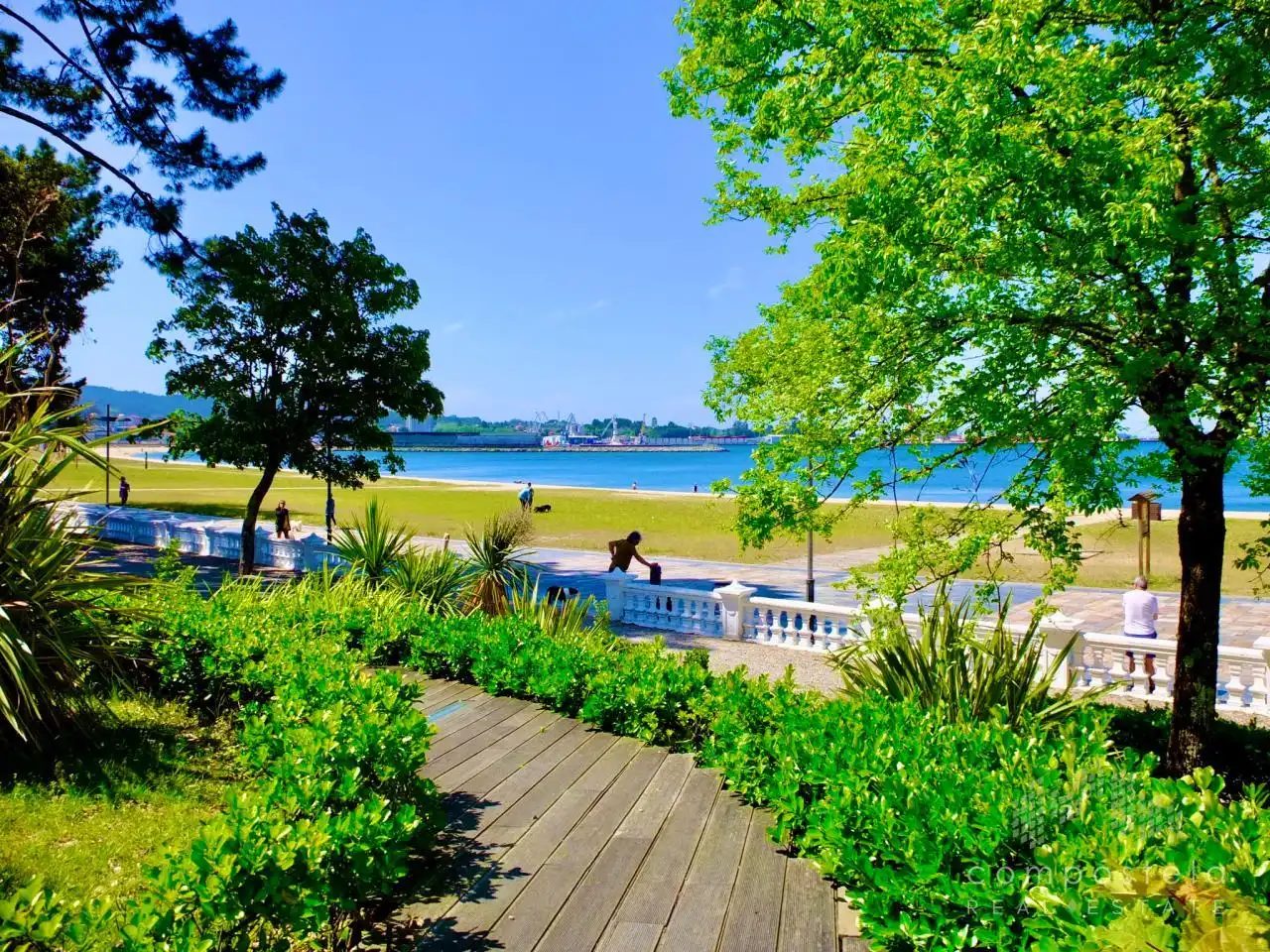 Außenansicht von Wohnung zur Miete in Vilagarcía de Arousa mit Heizung, Parkett und Terrasse