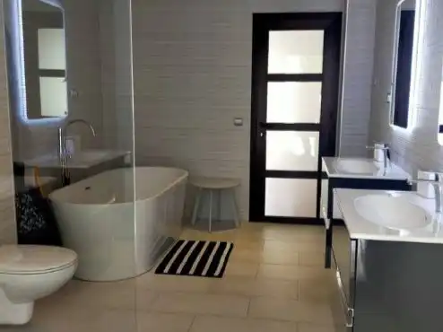 Bany de Casa o xalet de lloguer en Istán, Málaga