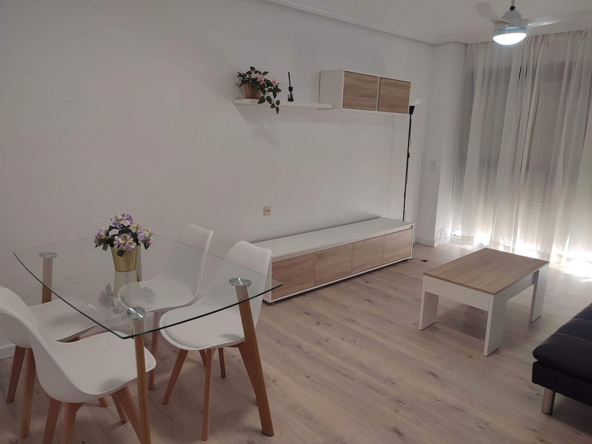 Living room of Flat to rent in  Murcia Capital  with Air Conditioner, Heating and Parquet flooring