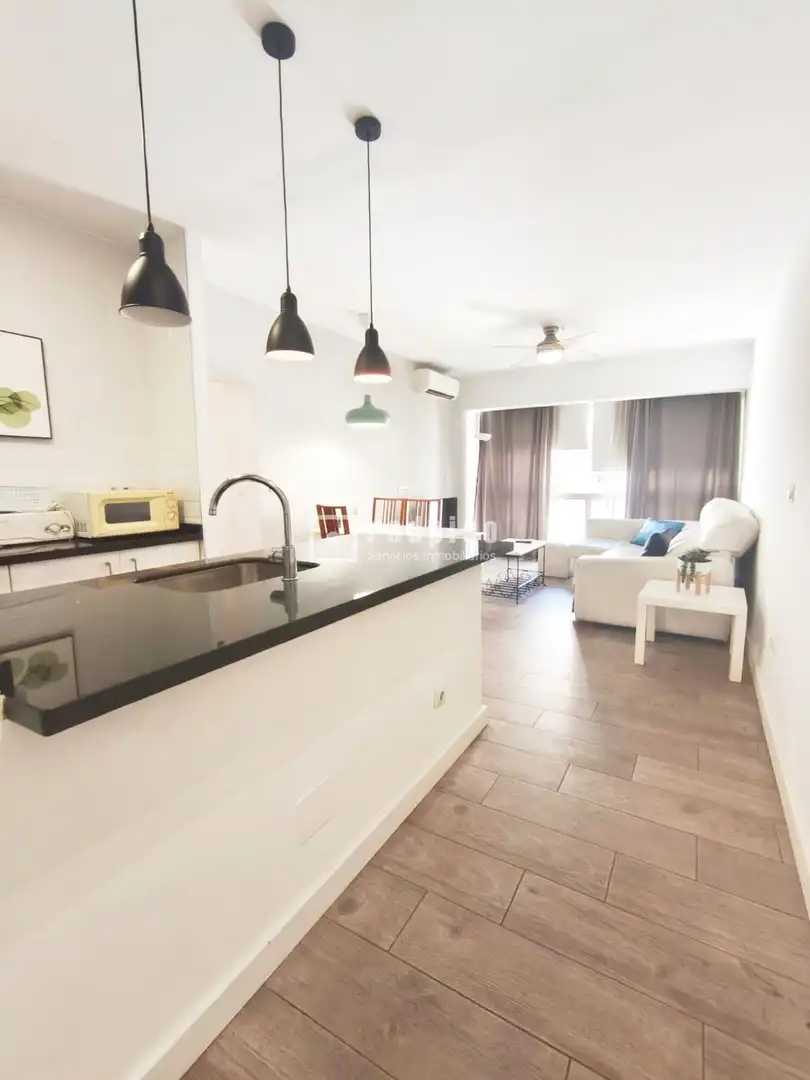Wohnzimmer von Wohnung zur Miete in Málaga mit Klimaanlage und Parkett