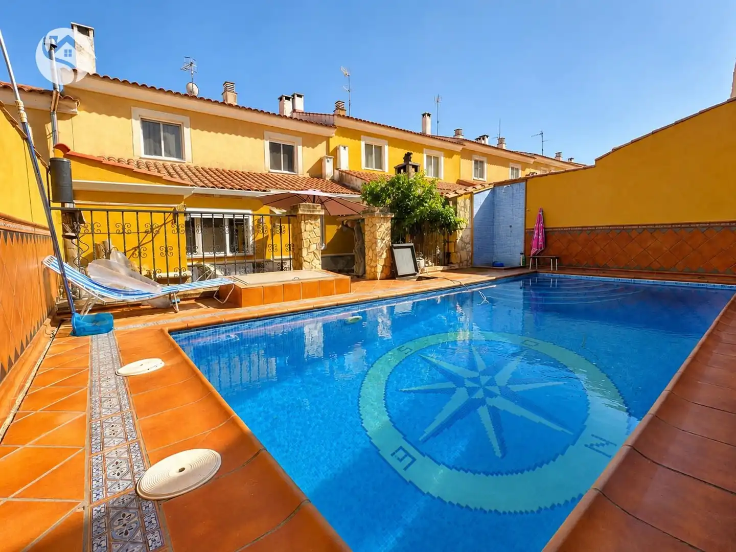 Piscina de Casa adosada en venda en Arcas del Villar amb Calefacció, Jardí privat i Traster