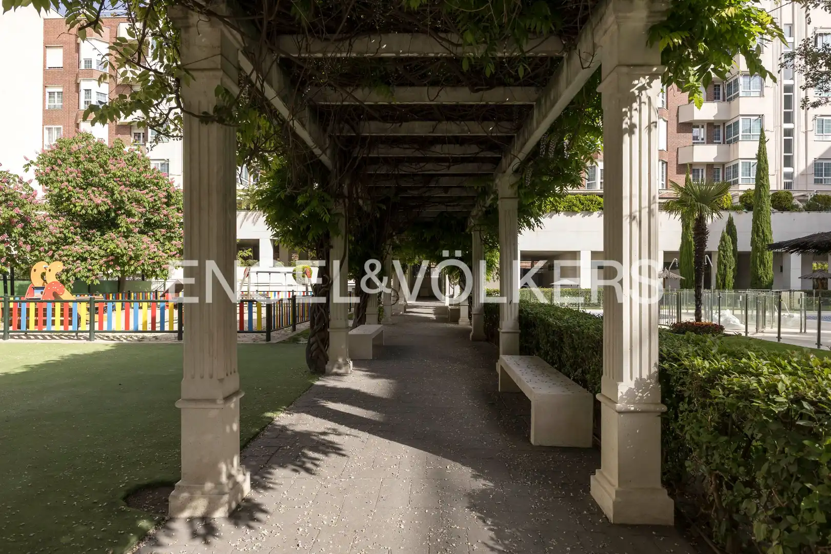 Terraza de Piso en venta en Madrid con Aire acondicionado, Calefacción y Jardín privado