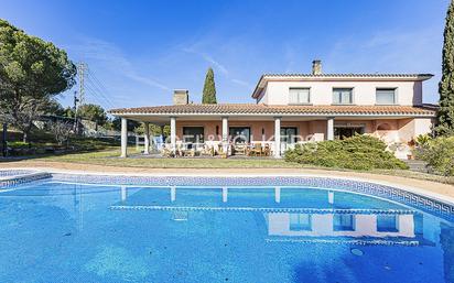 Vista exterior de Casa o xalet en venda en Abrera amb Jardí privat