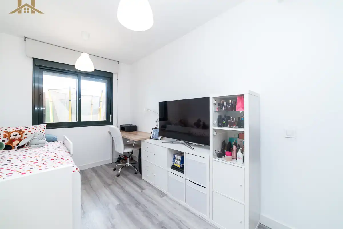 Habitación de Planta baja en venta en Navalcarnero con Aire acondicionado, Calefacción y Jardín privado