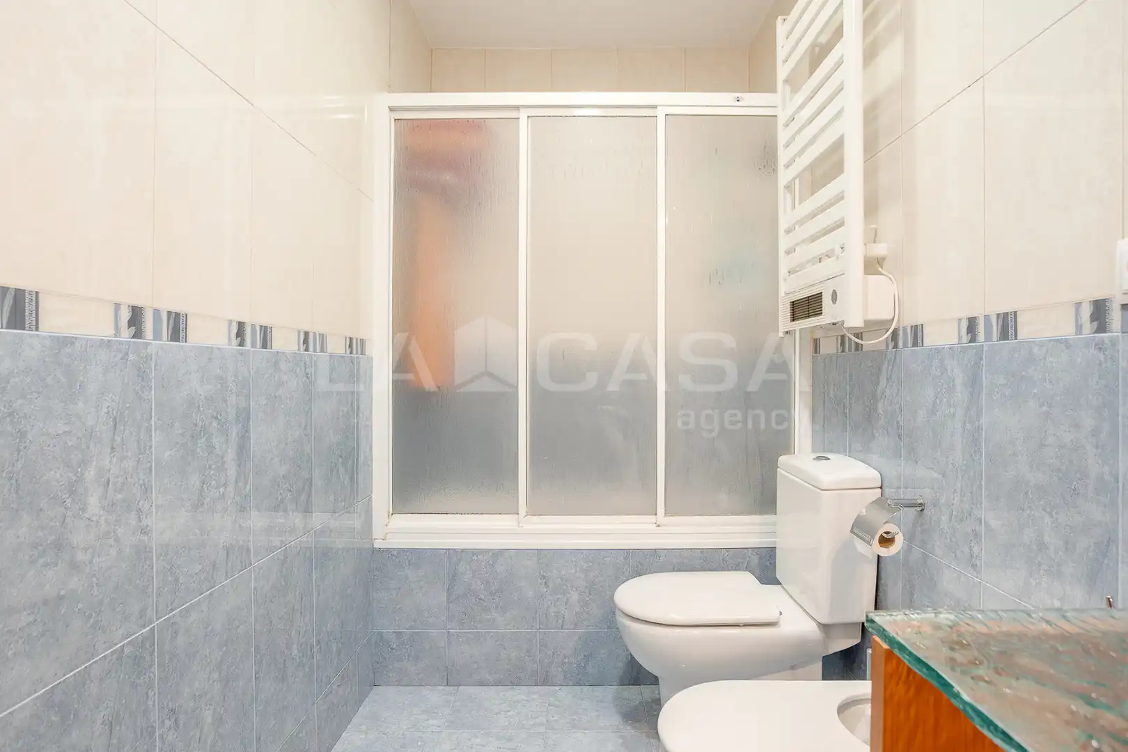 Bany de Casa o xalet en venda en Montornès del Vallès amb Aire condicionat, Calefacció i Jardí privat