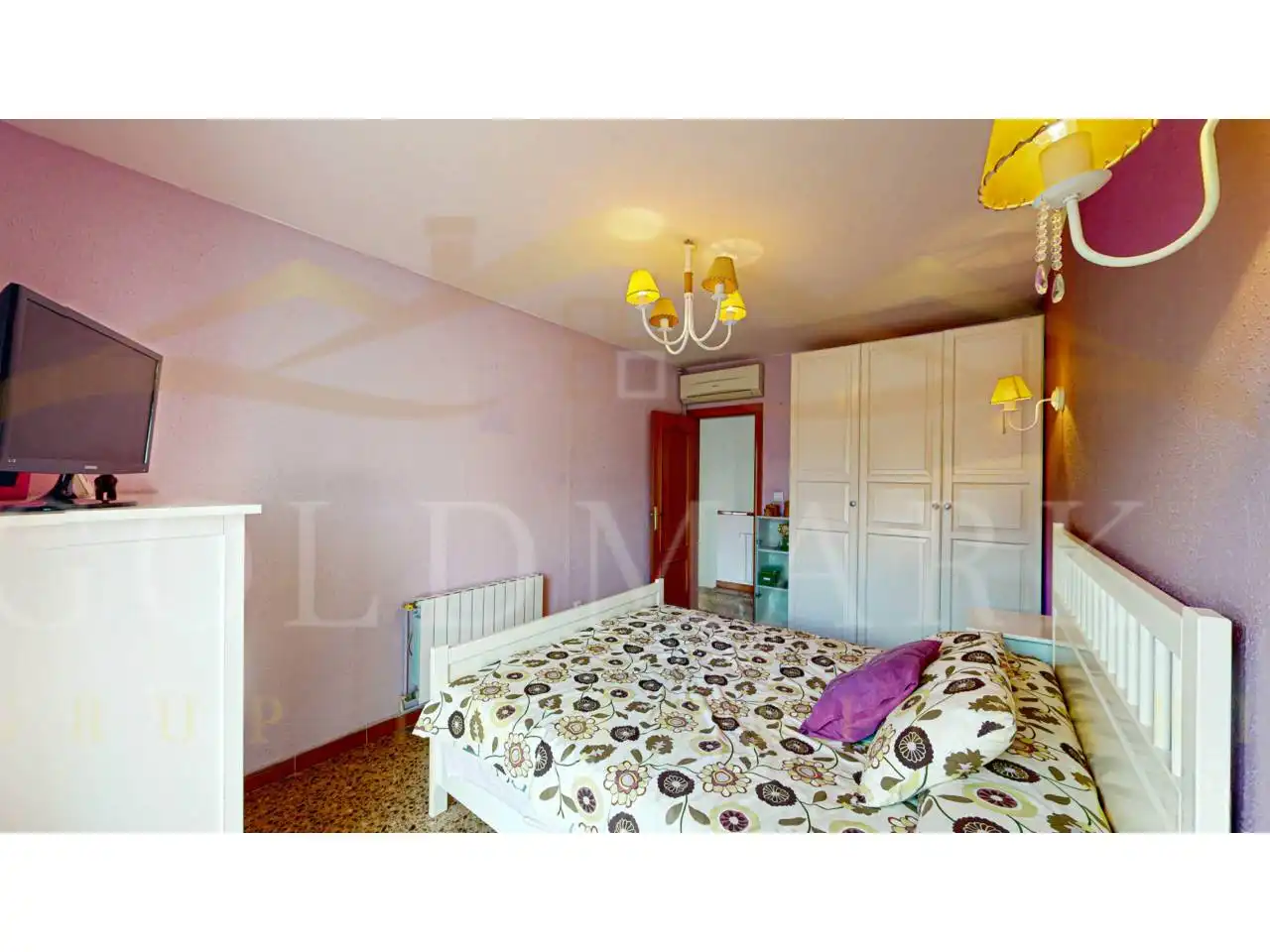 Habitación de Casa o chalet en venta en Corbera de Llobregat con Aire acondicionado, Calefacción y Jardín privado